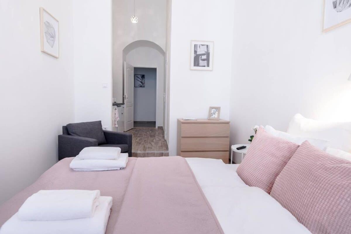 Brand New Studio With Aircon In The Center Budapest Exterior foto
